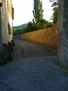 City wall in Iphofen, Germany. For the fleeing criminal, these walls were usually insurmountable.