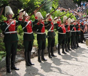 Military salute at the site where Ludwig II died