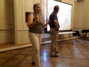 Former Bönnigheim Mayor Kornelius Bamberger and author Ann Marie Ackermann hold a Powerpoint presentation about their trip to America.